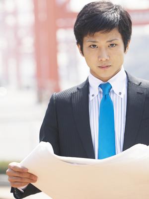 フォークリフト講習で資格取得する